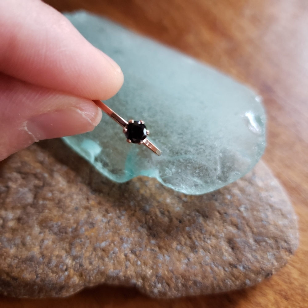 Daily Rose Gold Skinny Black Glas Stone Ring Size 6, 7, 8